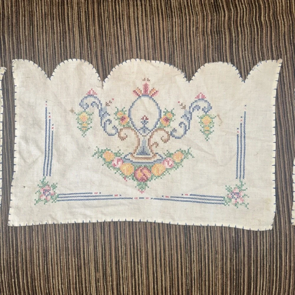 Handmade Cross-Stitch Linen Chair Back & Armrest Cover Set Vtg Scalloped Doilies